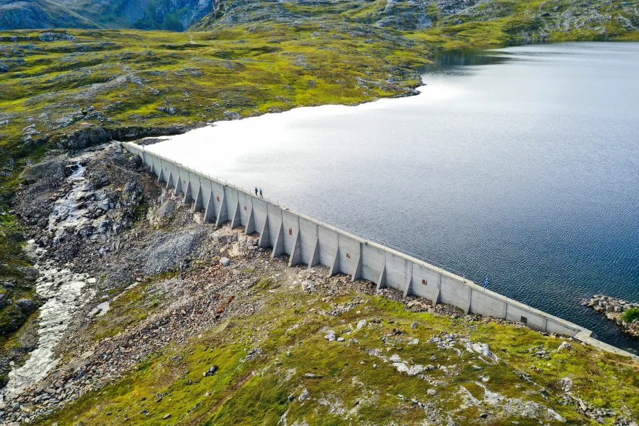 Oversiktsbilde av dam p&aring; Amundvatnet-2