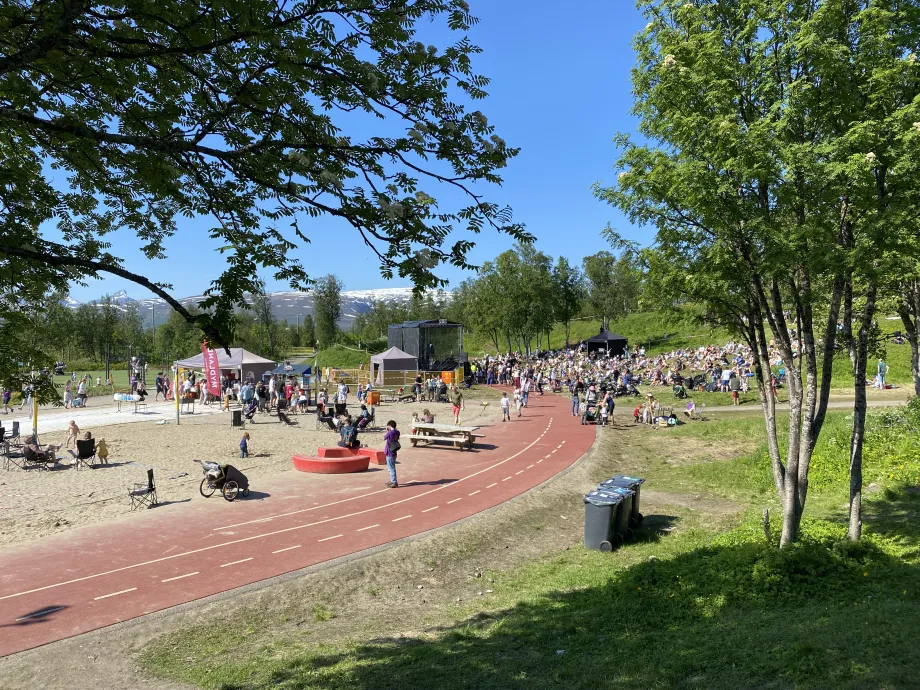 Sommerarrangement p&aring; Charlottenlund aktivitets- og friluftspark.