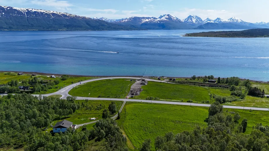 Oversikt over området på Kvaløya hvor ledningen skal føres i land