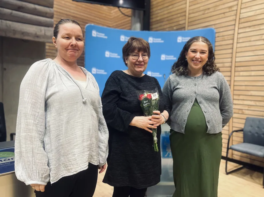Mona Barosen og Heidi-Merete Henriksen, sammen med varaordf&oslash;rer Sigrid Bj&oslash;rnhaug Hammer