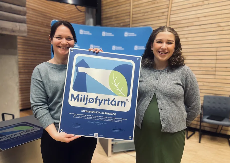Marit Vollstad, sammen med varaordf&oslash;rer Sigrid Bj&oslash;rnhaug Hammer