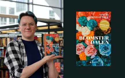 Til venstre: kvinne med bl&aring;tt h&aring;r og briller, kledd i svart og hvitrutede skjorte, holder opp en bok og smiler mot kamera. Bokens forside er gjengitt til h&oslash;yre i bildet, den best&aring;r av blomster i forskjellige farger og tittelen Blomsterdalen.
