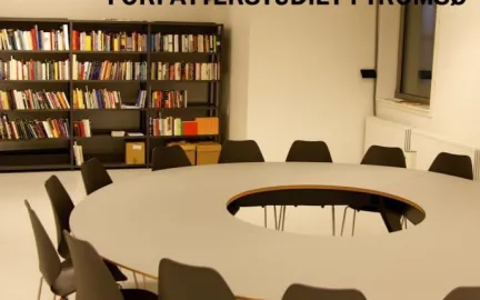 forfatterstudentene leser