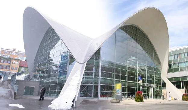 Bilde av hovedbiblioteket i Troms&oslash;