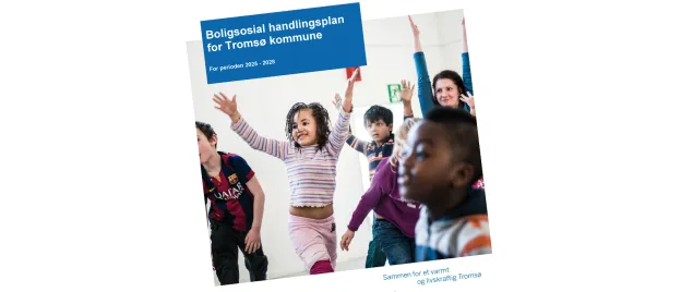 Forsiden av forslag til «Boligsosial handlingsplan for 2025-2028». Forsiden av forslag til boligsosial handlingsplan for 2025-2028. Fire barn og en barnehagelærer smiler og strekker hendene i været.