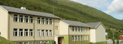 Bilde av kattfjord skolebygg